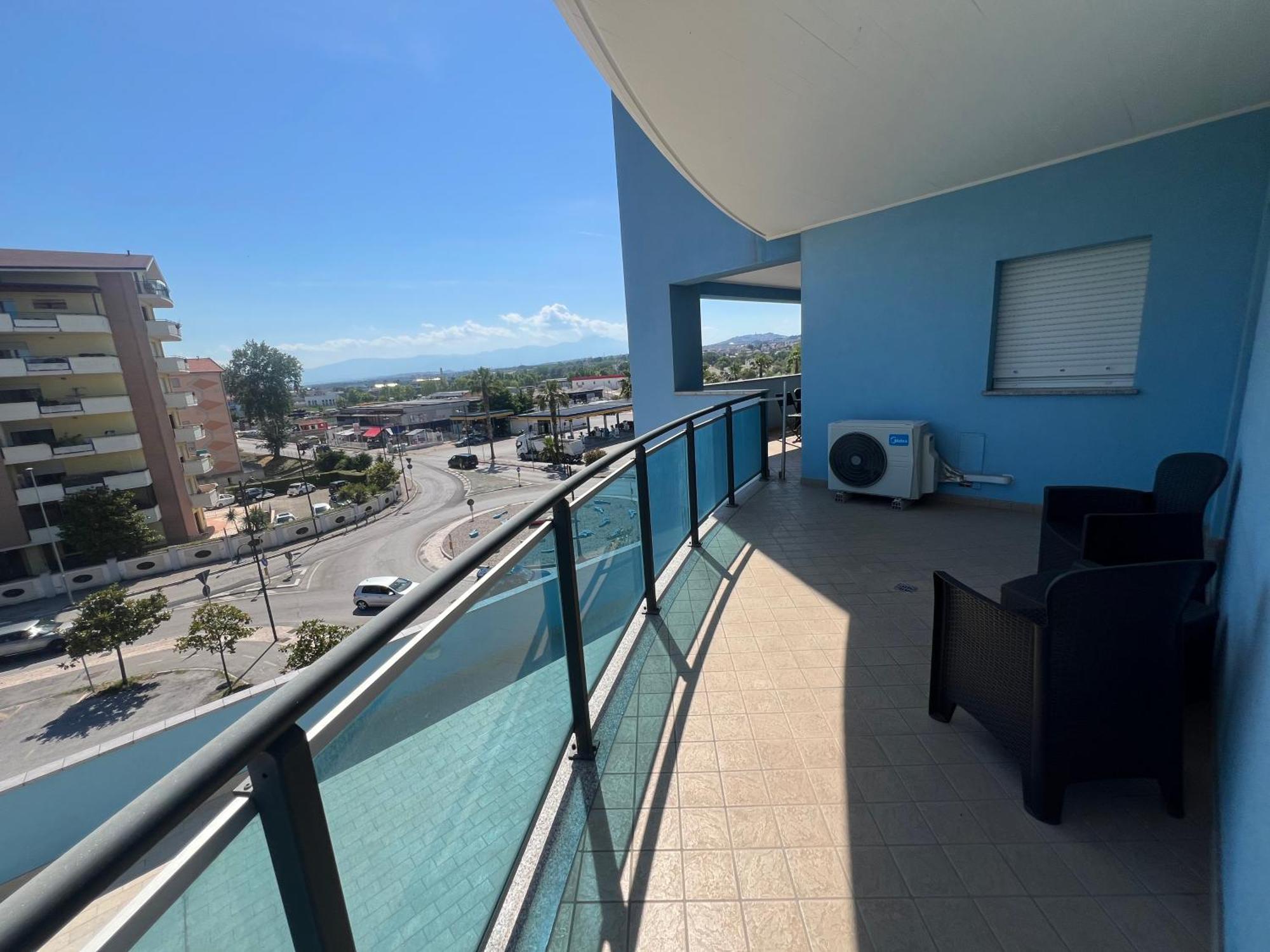 B&B Palazzo Del Toro Montesilvano Bagian luar foto