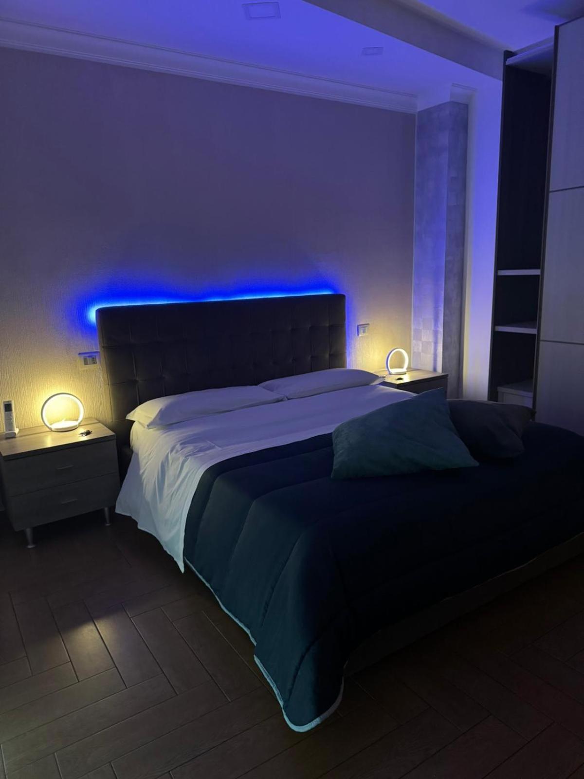 B&B Palazzo Del Toro Montesilvano Bagian luar foto